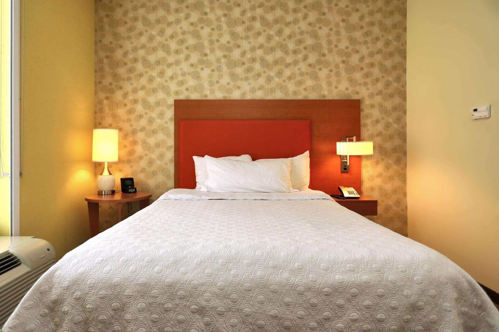 Hotel Home2 By Hilton Erie 3*