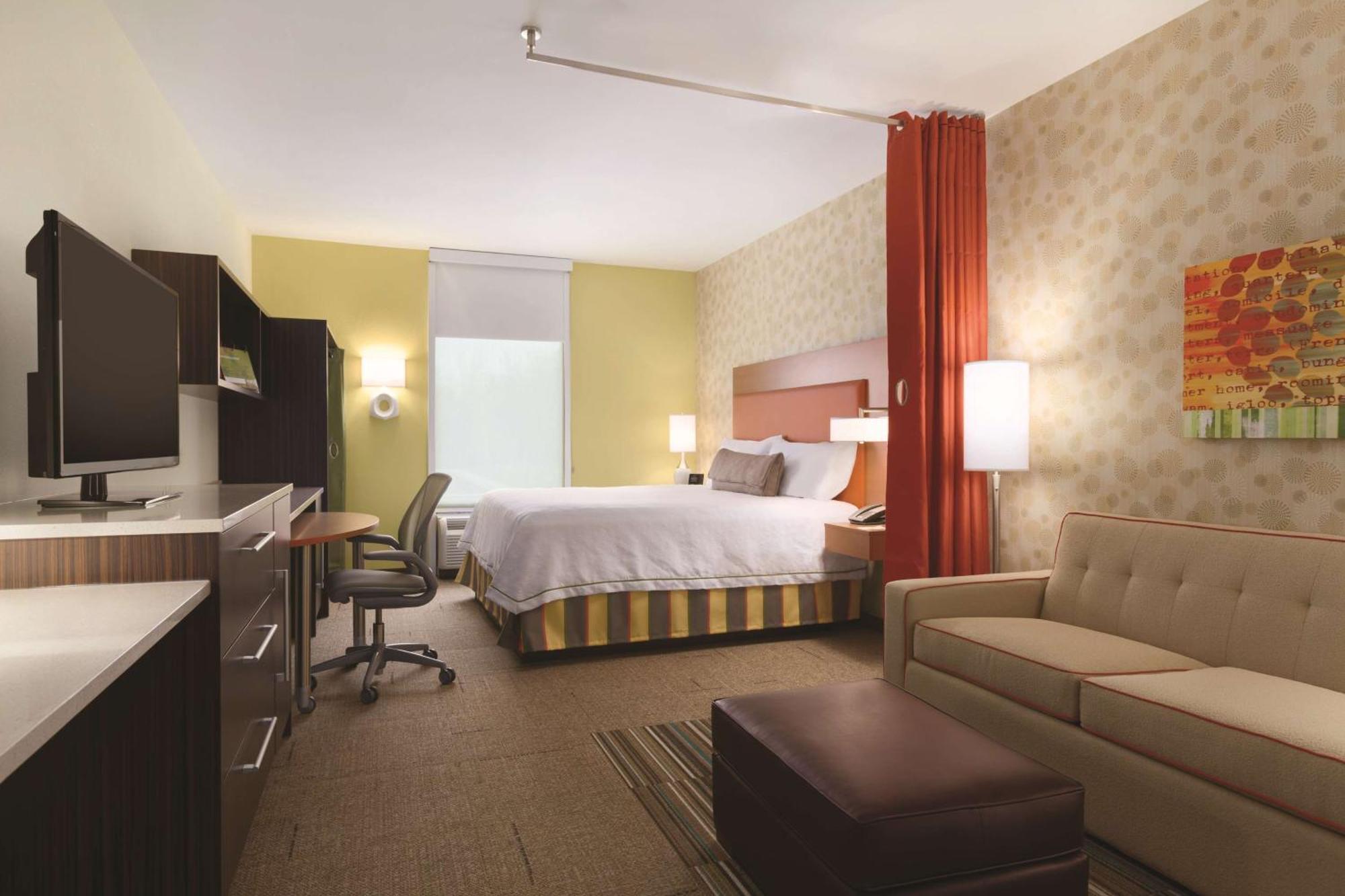 Home2 By Hilton Erie 3*